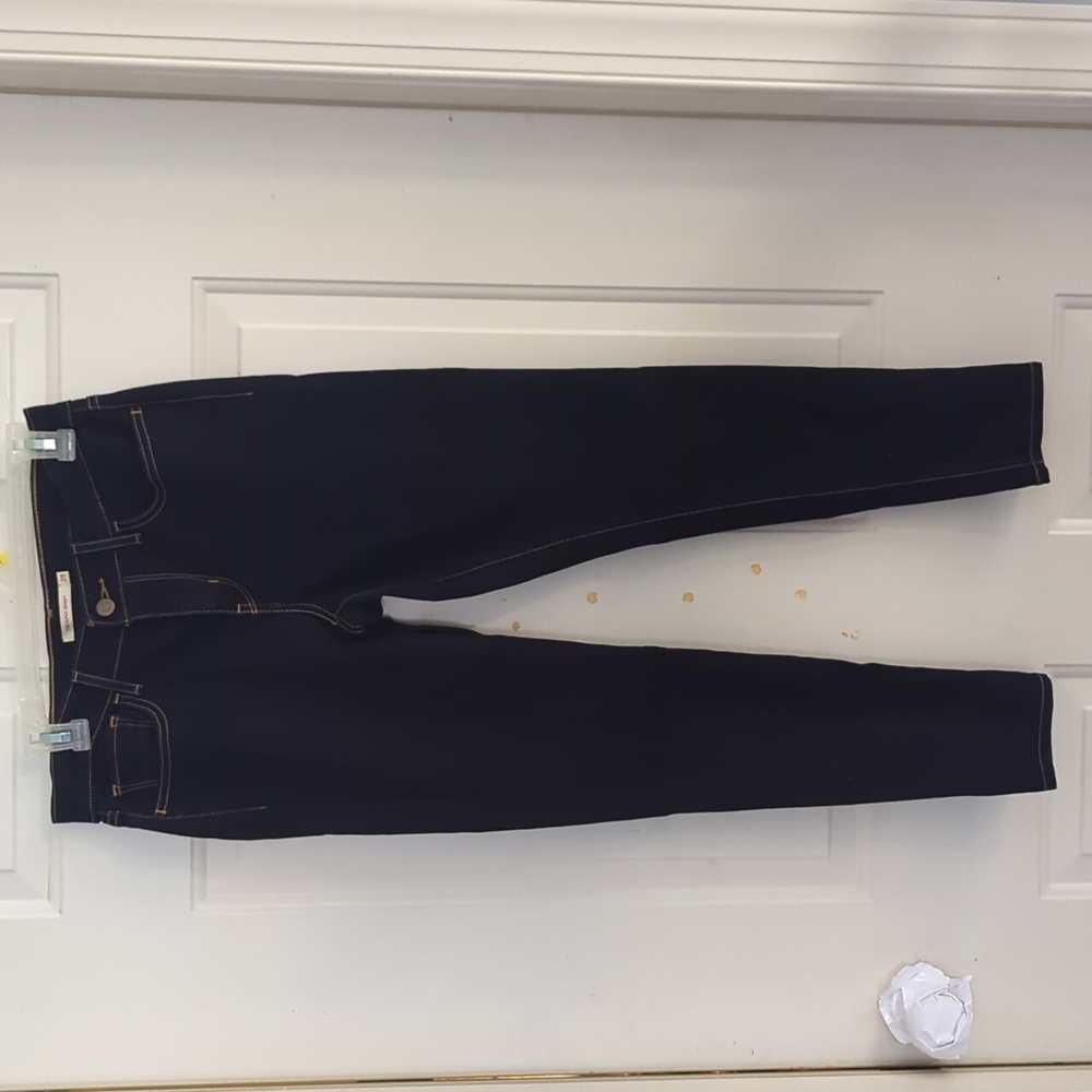 Levi's 710 Super Skinny Dark Wash Jeans. Size 29